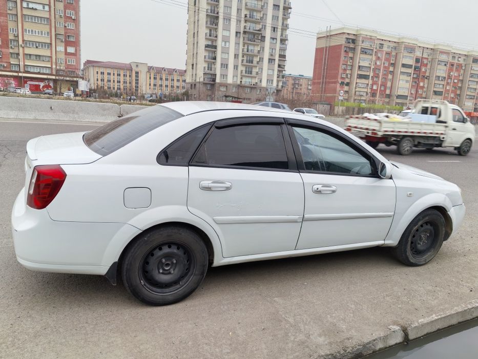 Lasetti 2010 srochni sotiladi