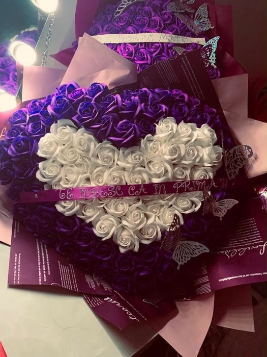 Buchet trandafiri 101 costumizate !