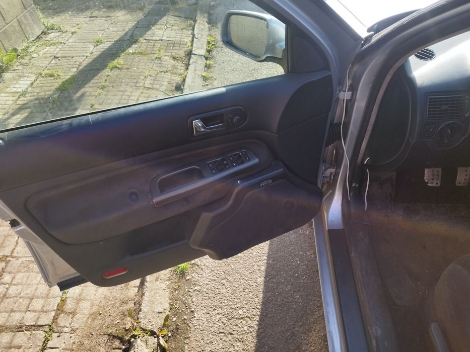 Продавам голф 4 1.9 131 6 скорости На чаати