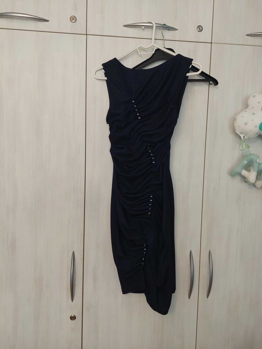 Дамски рокли- официални, ежедневни