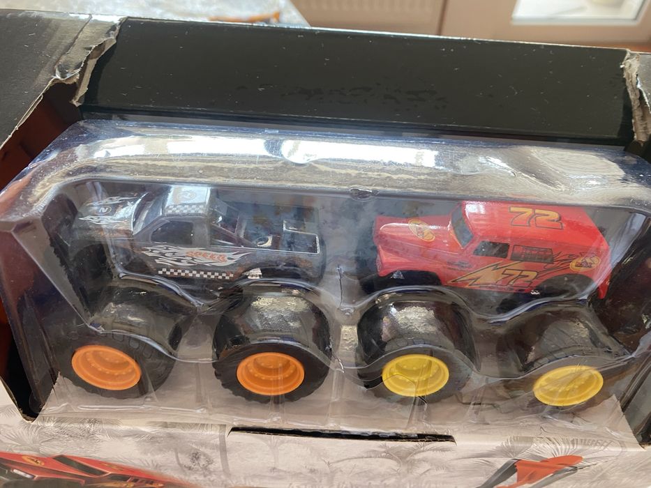 Писта с динозавър