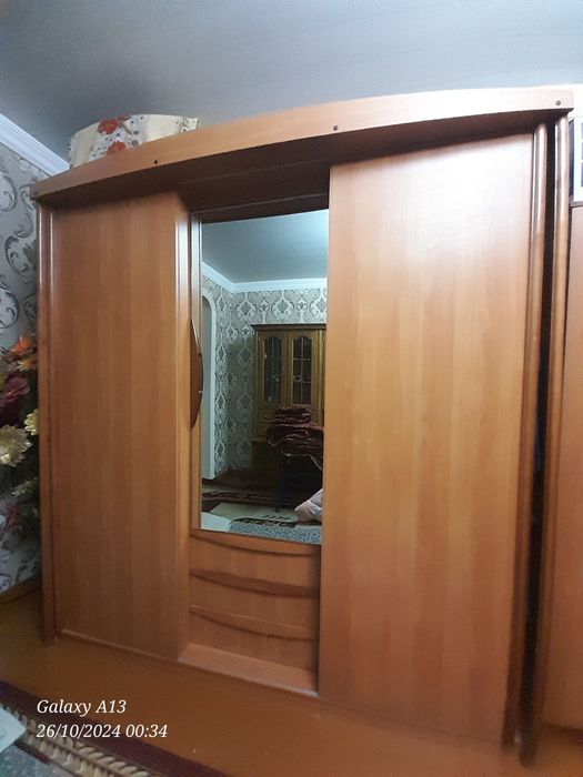 Shikof sotiladi xolati yaxshi narxi 3 million