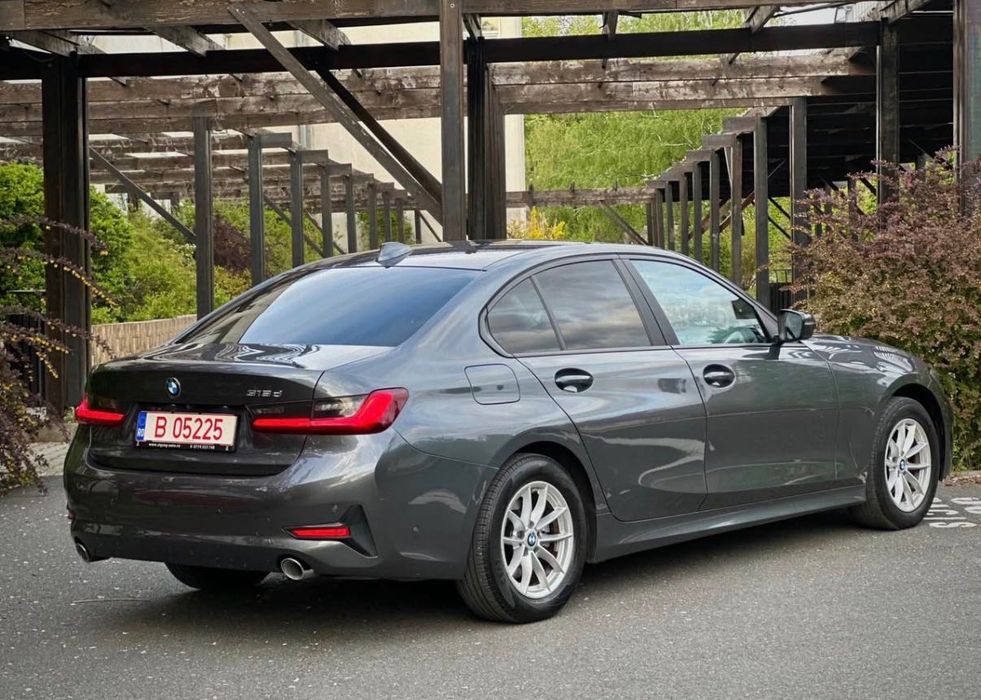 BMW 3 Series 2022 — imagine 4