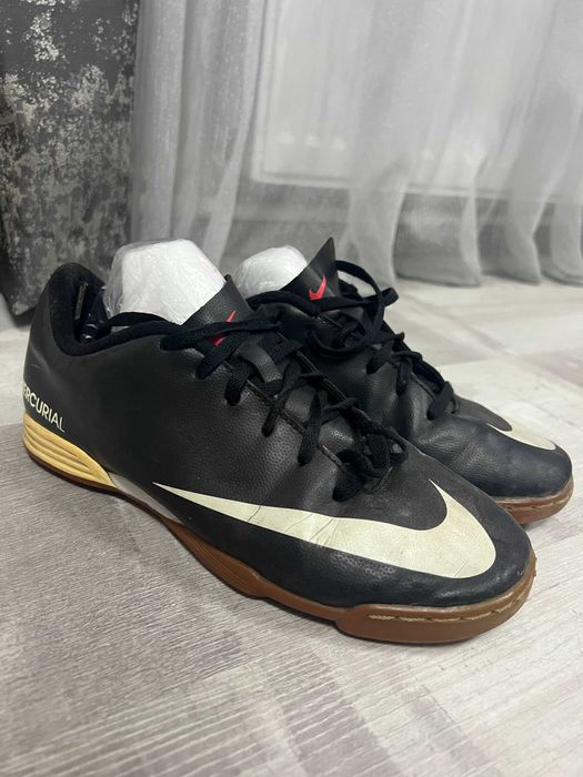 Ghete Fotbal Nike Mercurial Victory VI IC