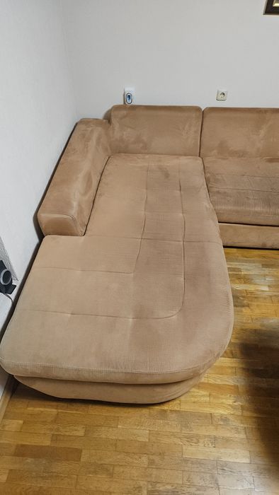 Ъглов диван с лежанка