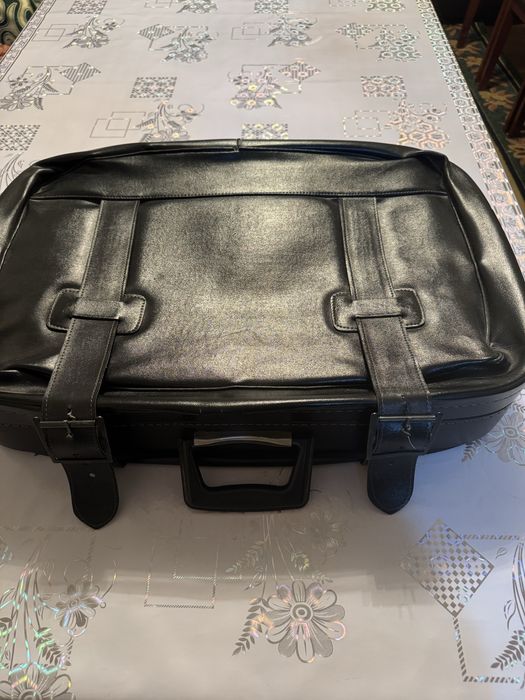 Продам чемодан советский