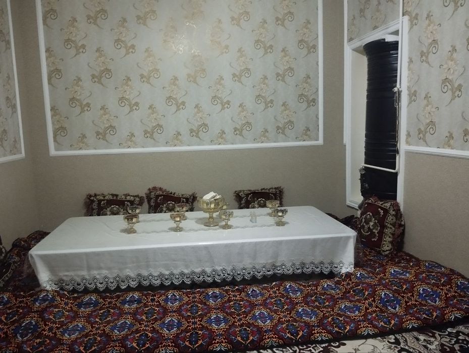 3.5 соток уй Парвоз махалада