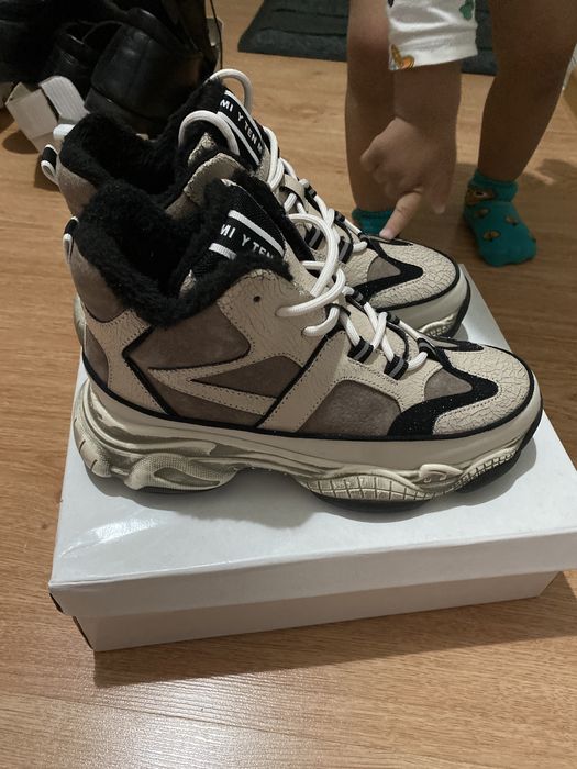 Новые классные ботинки