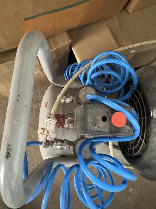 Продам компрессор Танк