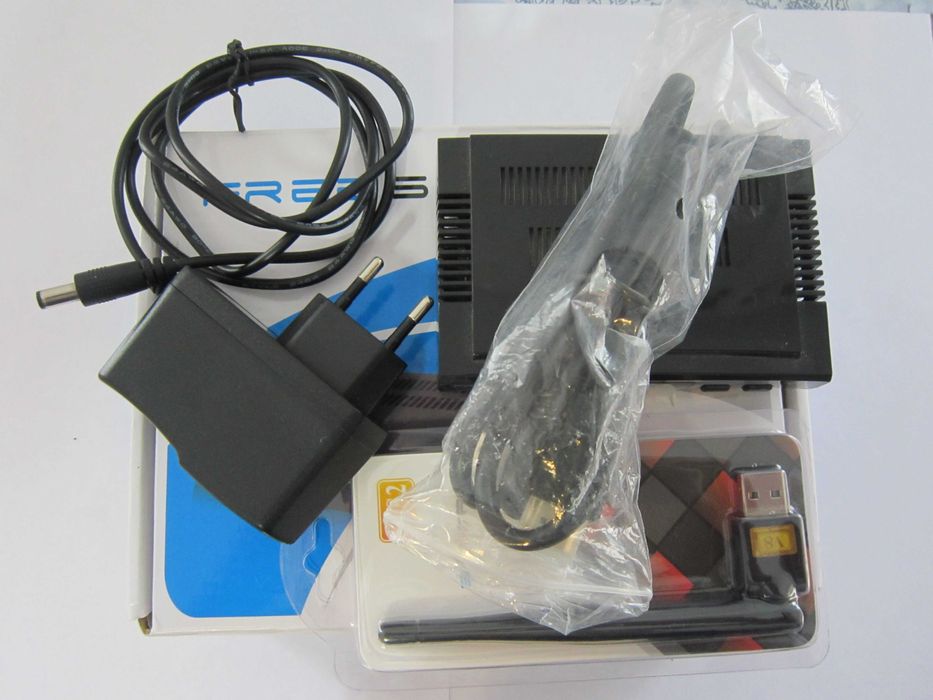 Тюнер спутниковый  FREESAT F7 HD.