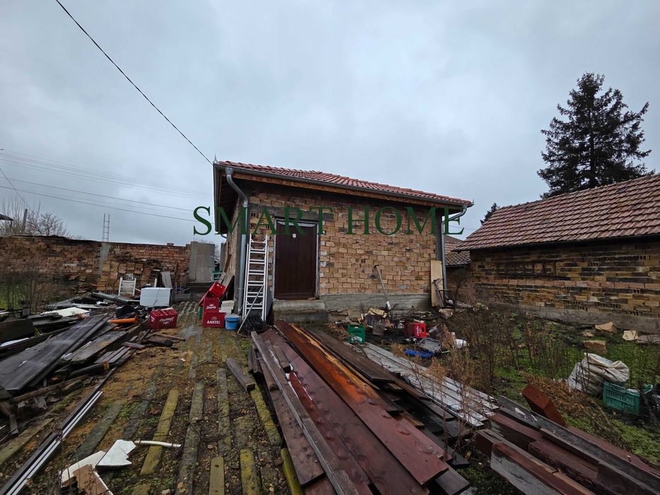 Двуетажна къща в с. Поликраище!