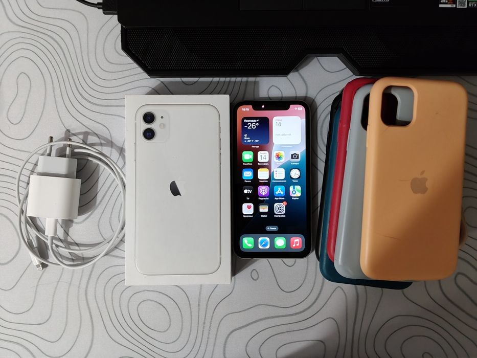 iPhone 11 белый на 128гб