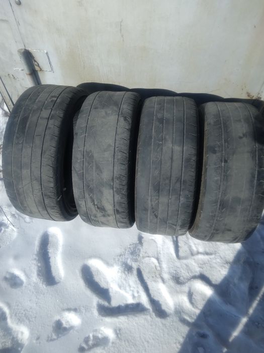 Продам резину на 18