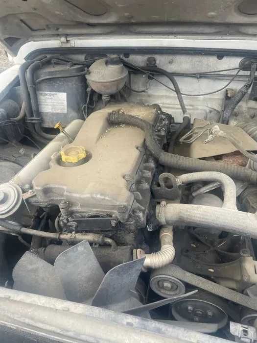 Dezmembrari Defender 90 motor 2.5 diesel TD5 2002/dezmembrez