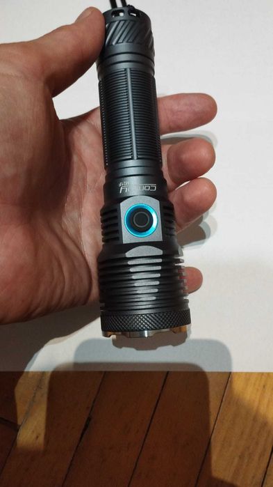 Convoy M21F cu Led SFT40 de 2000-Lumen