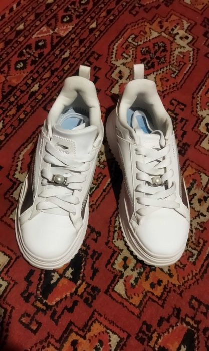 кроссовки Li-Ning 38 раз.