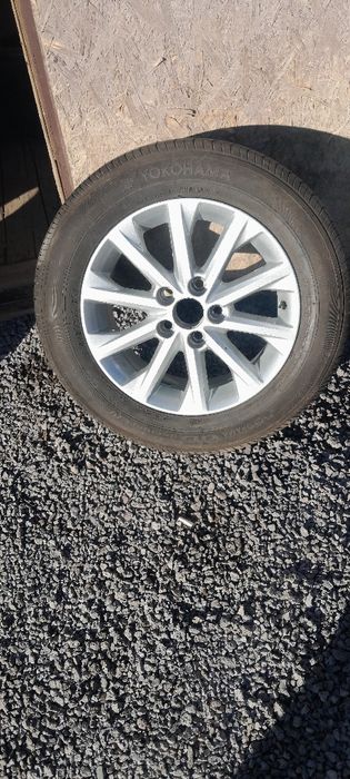 Продам запаску 215/60 16