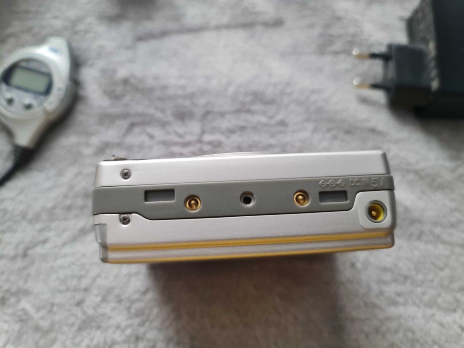 Minidisc Sharp 701 stare excelenta - muzica relax