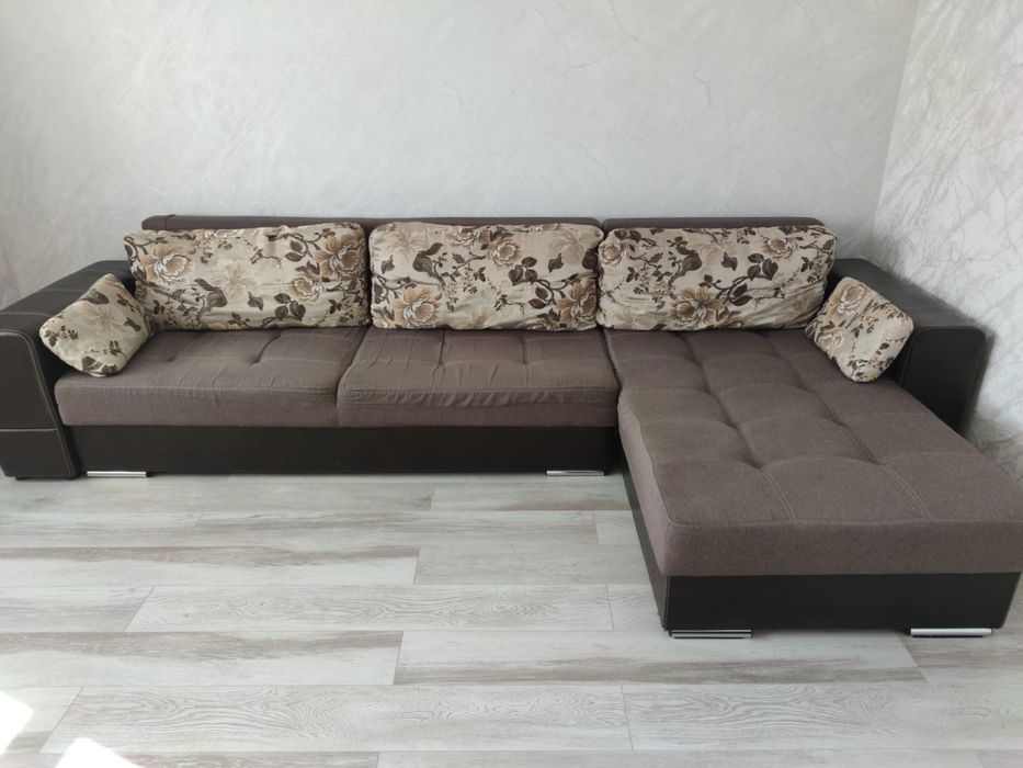 Продам диван угловой