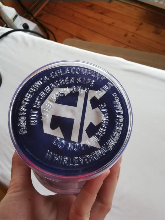 Pahar din plastic pentru limonadă si alte băuturi reci