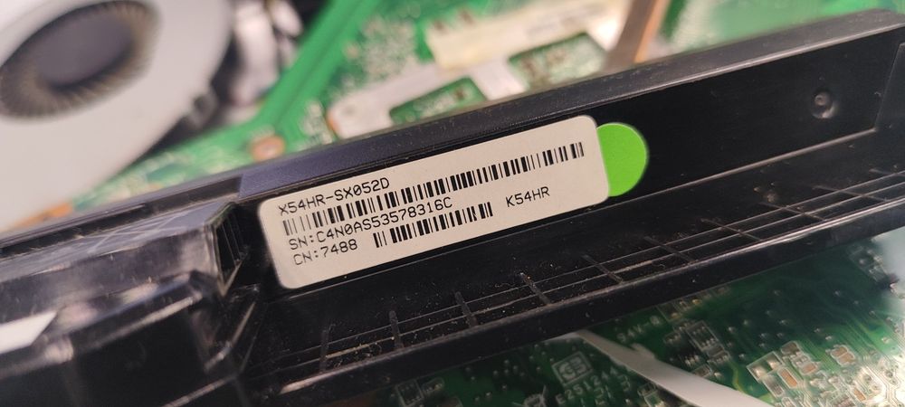 Лаптоп asus hp x54h , дъно, батерия, дисплей, окабеляване, тонколони - всичко