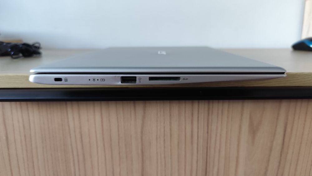 Продам ноутбук Acer Swift + подарок мышка