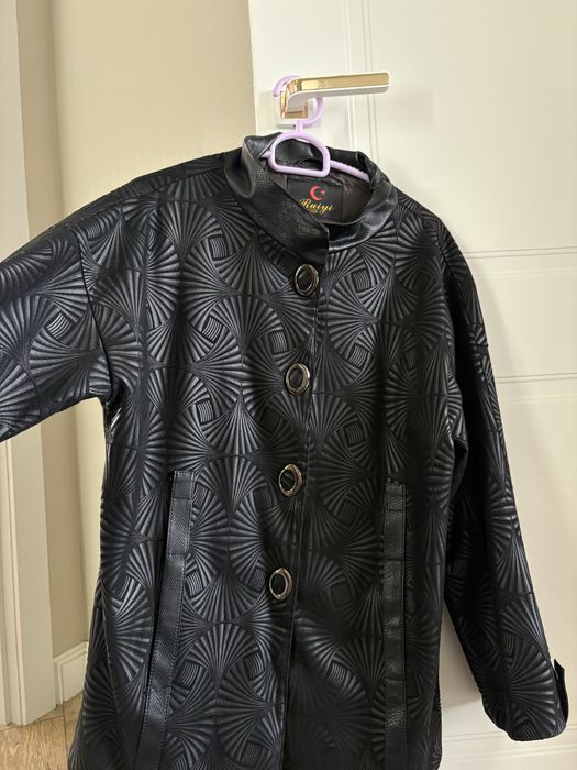 Продается демисезонная куртка