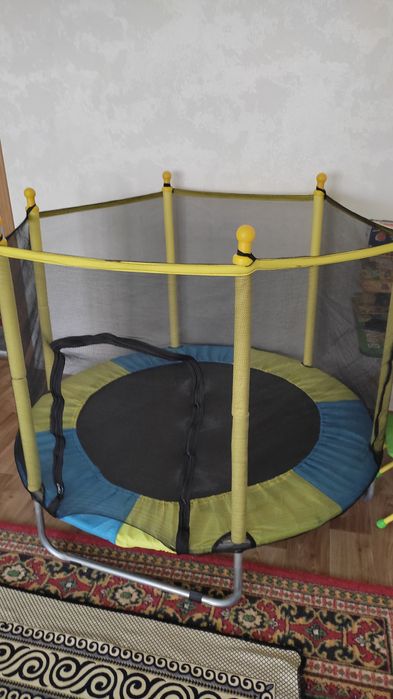 Батут для детей в отличном состоянии