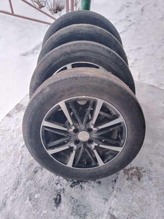 Продам диски с шинами