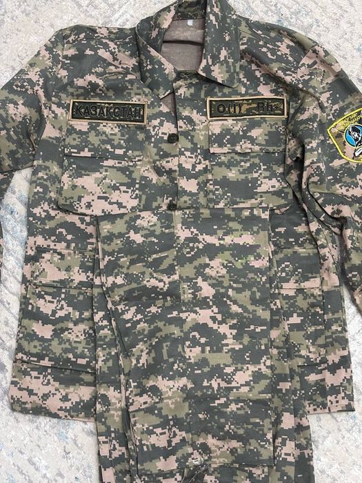 Куртка комуфляжная, сапоги военные
