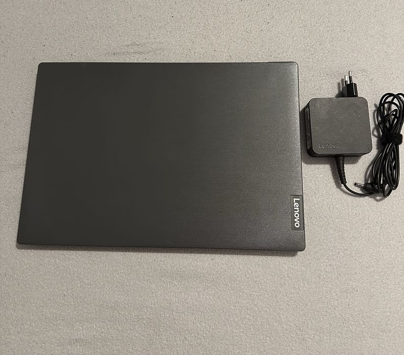 Lenovo V15-IIL (2020) - defect, vând pentru piese