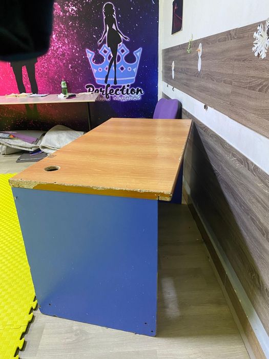 Отдам стол бесплатно