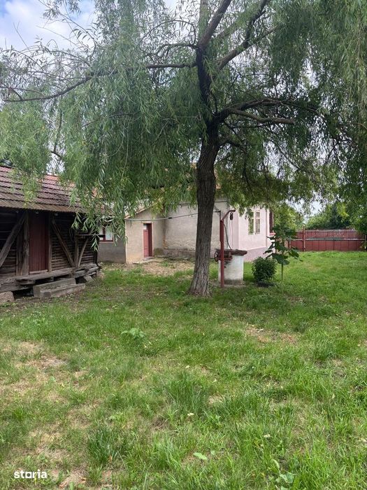 Casa De Vanzare+Anexe, Teren=2775 Mp