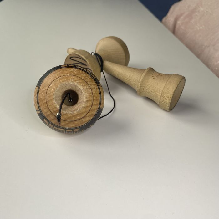 Kendama Israel Rhinozilla Rhino Clear semnata de Xremus și Vasiu