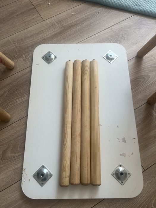 Детский стол в хорошем состояний