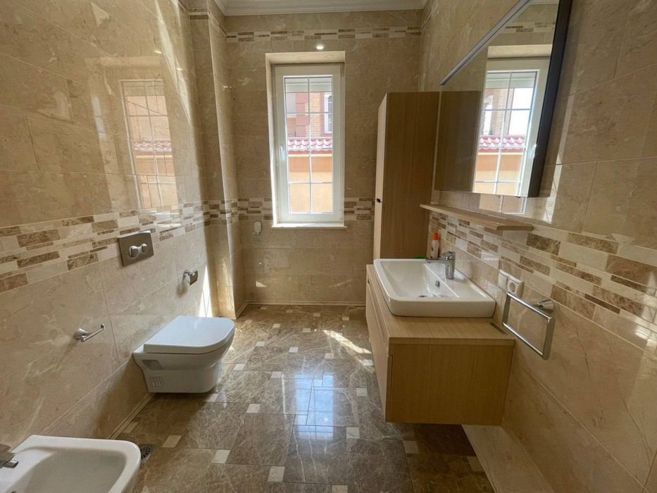 Продаётся добротный дом на Центр Луначарского