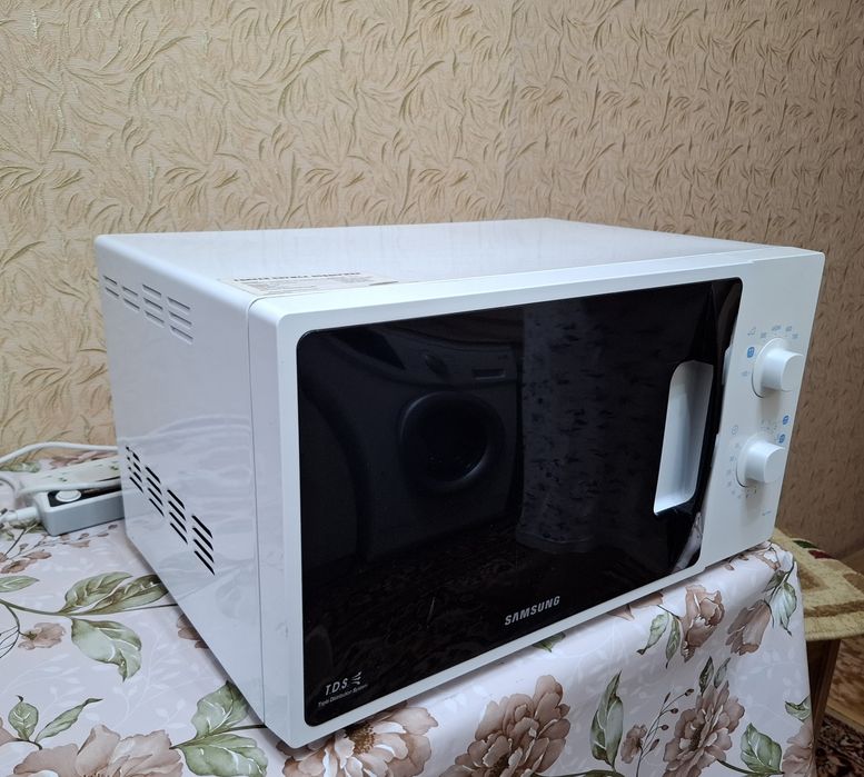 Продается микроволновка самсунг.