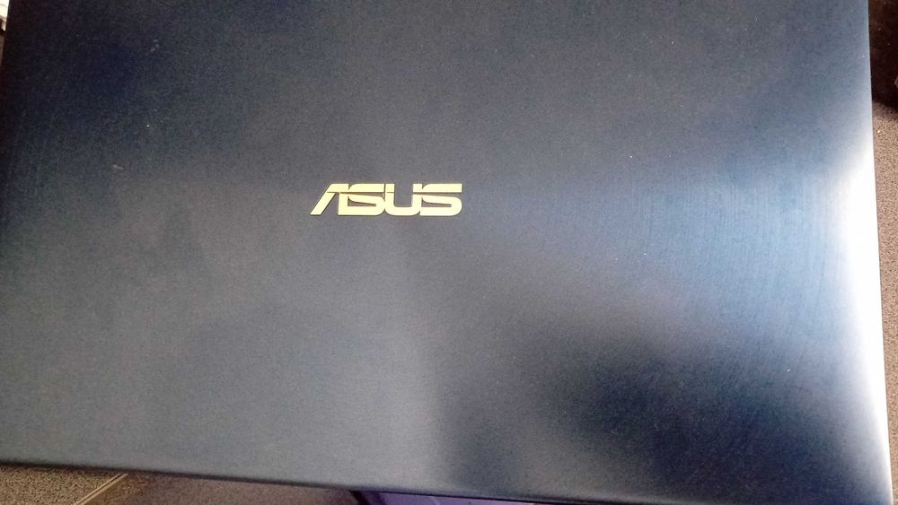 Laptop ASUS ZenBook UX533F