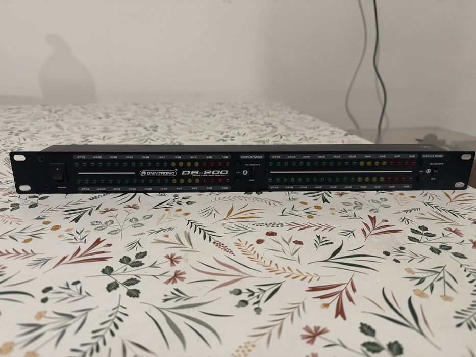 Display audio Omnitronic DB-200 (Rack 1U)