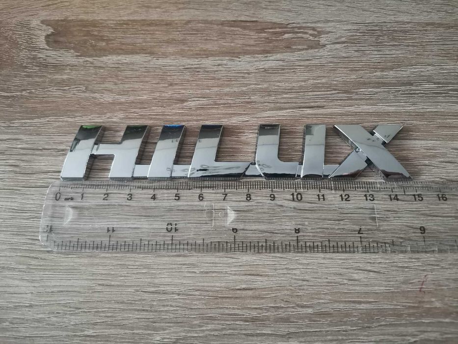 Toyota HILUX метална емблема 15 см