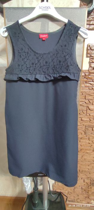 Продам школьные платья