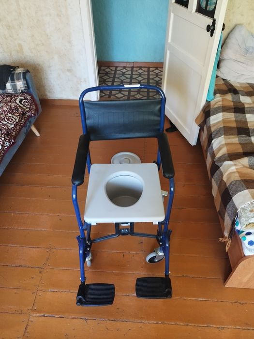 Кресло-туалет для инвалидов
