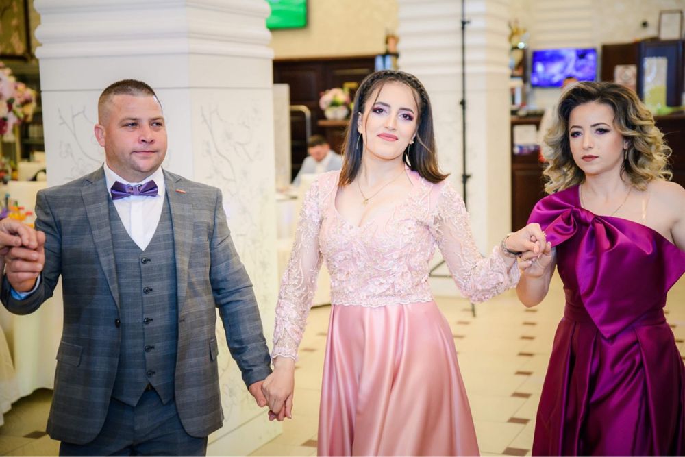 Vand rochie de seara