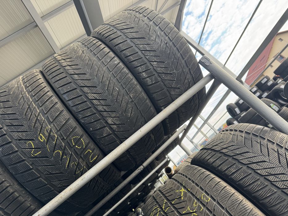 Anvelope 295/30/22 Vredestein