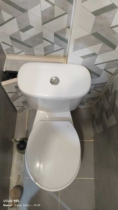 Унитаз в отличном состоянии, самовывоз