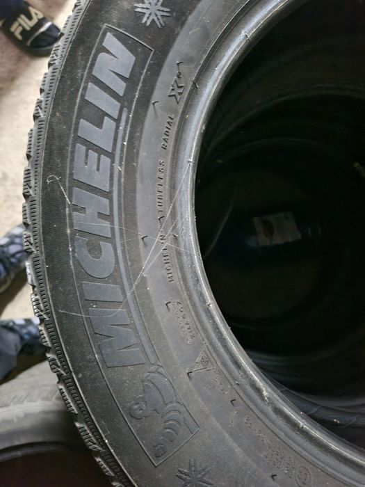 Vand 4 anvelope M+S Michelin 215/65 R16  in stare buna