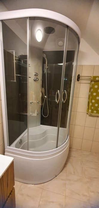 Cabina de duș cu hidromasaj și cada