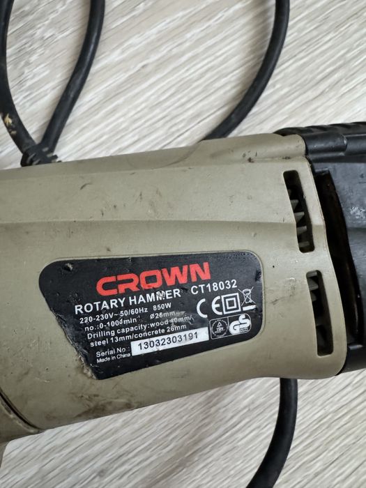 Продам перфоратор CROWN CT18032.вт850