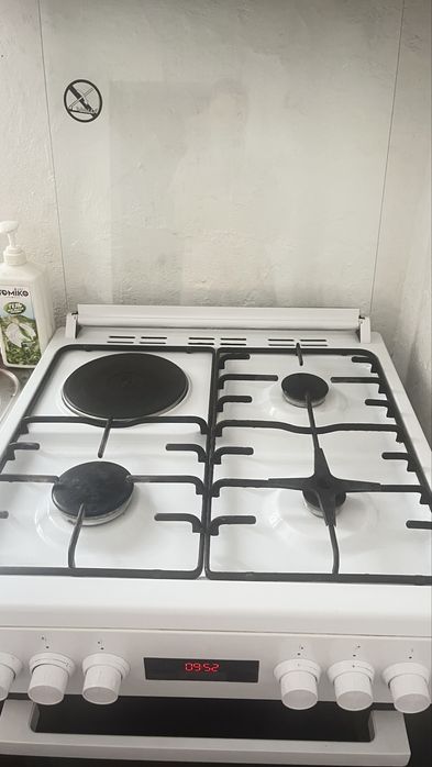 Продам газовую плиту Beco