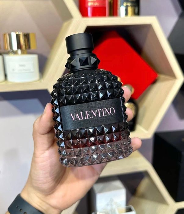 Valentino born in roma uomo